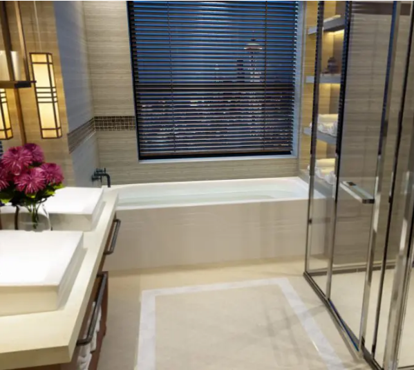 ALcove Bathtub